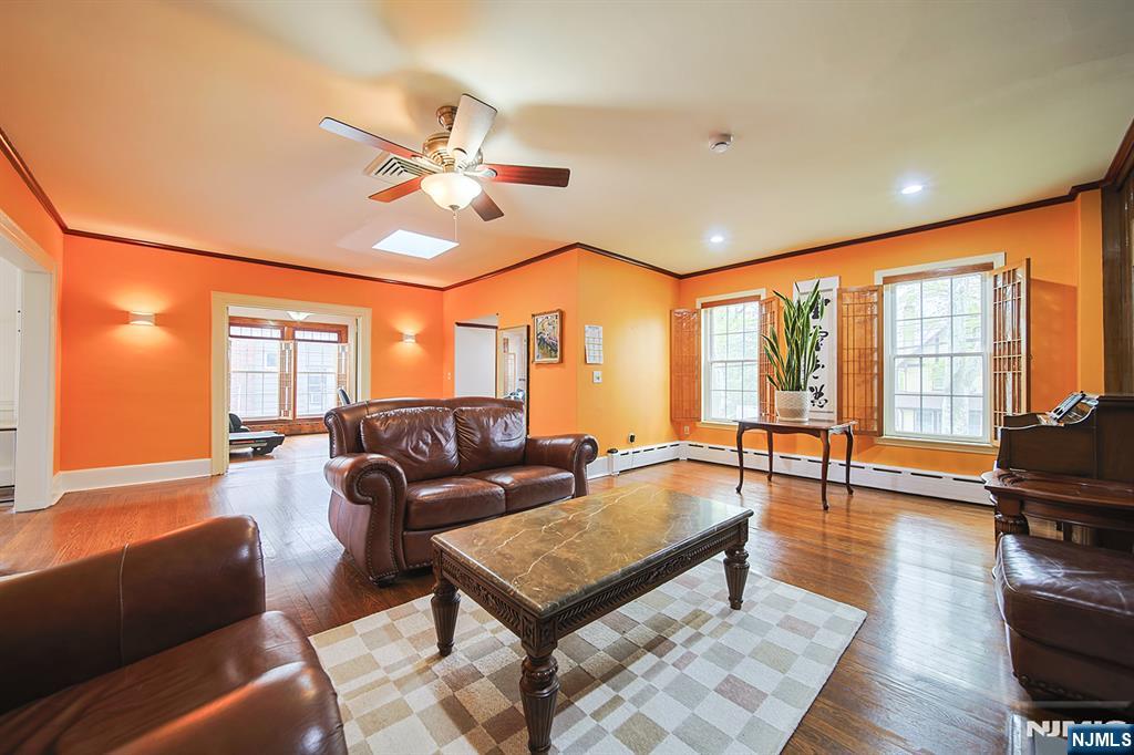 586 Hillside Street Ridgefield, NJ 07657 - Photo 11 of 46