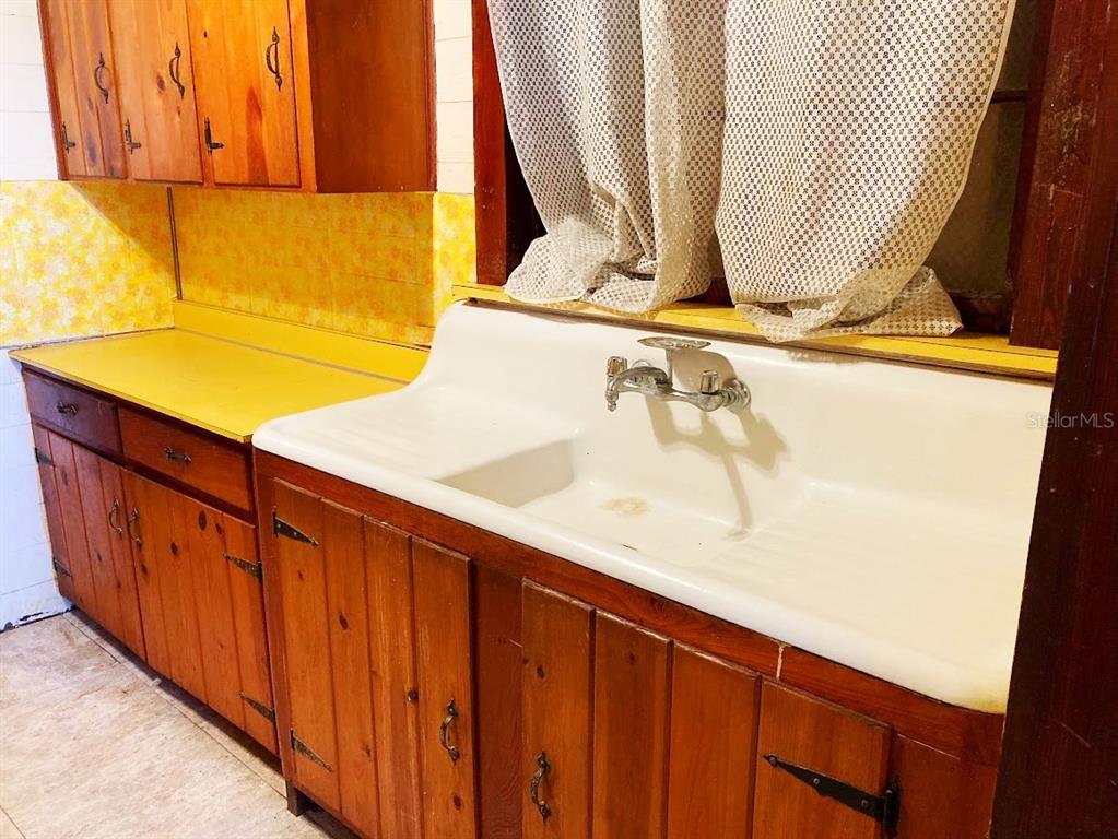 125 Southwest 6th Street Lake Butler, FL 32054 - Photo 14 of 23 a close view of sink