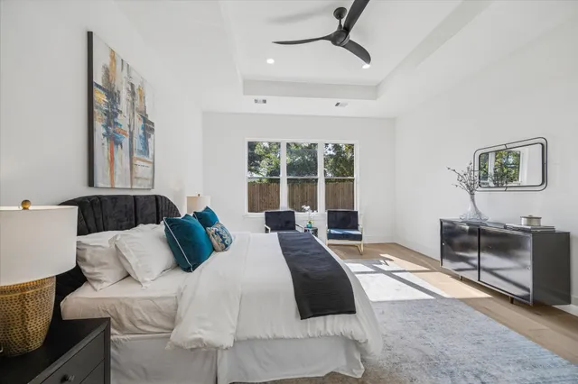 $699,900 | 6634 Sylvan Road, Houston, TX 77023