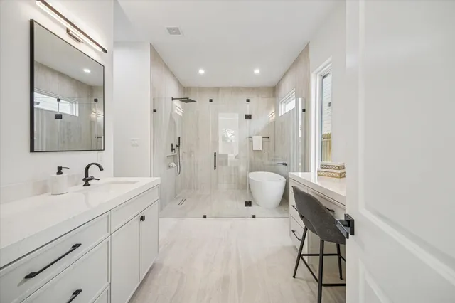 $699,900 | 6634 Sylvan Road, Houston, TX 77023