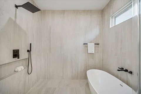 $699,900 | 6634 Sylvan Road, Houston, TX 77023