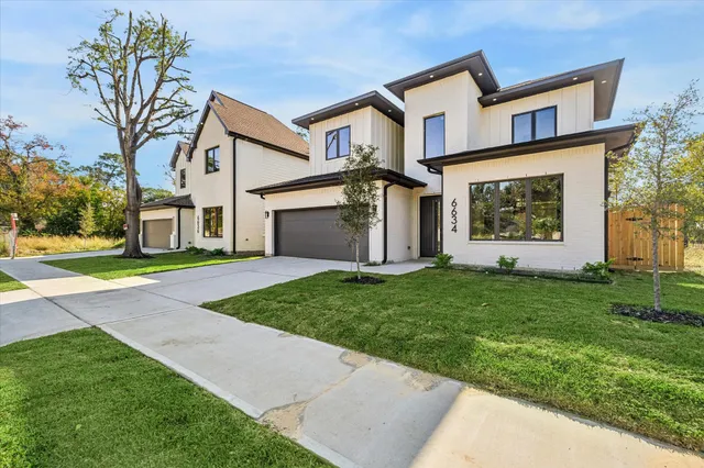 $699,900 | 6634 Sylvan Road, Houston, TX 77023