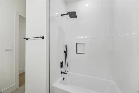 $699,900 | 6634 Sylvan Road, Houston, TX 77023