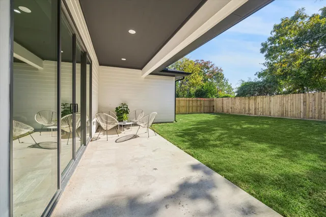 $699,900 | 6634 Sylvan Road, Houston, TX 77023