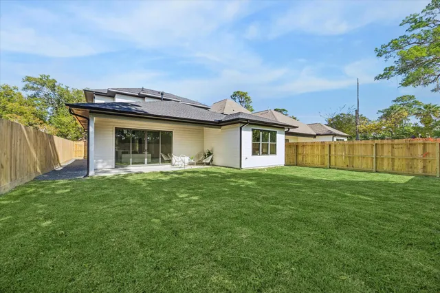 $699,900 | 6634 Sylvan Road, Houston, TX 77023