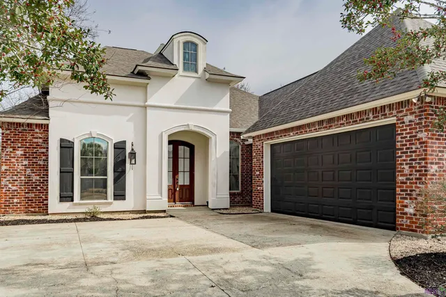 $370,000 | 15454 Summer Trace Drive, Unit 1, Prairieville, LA 70769