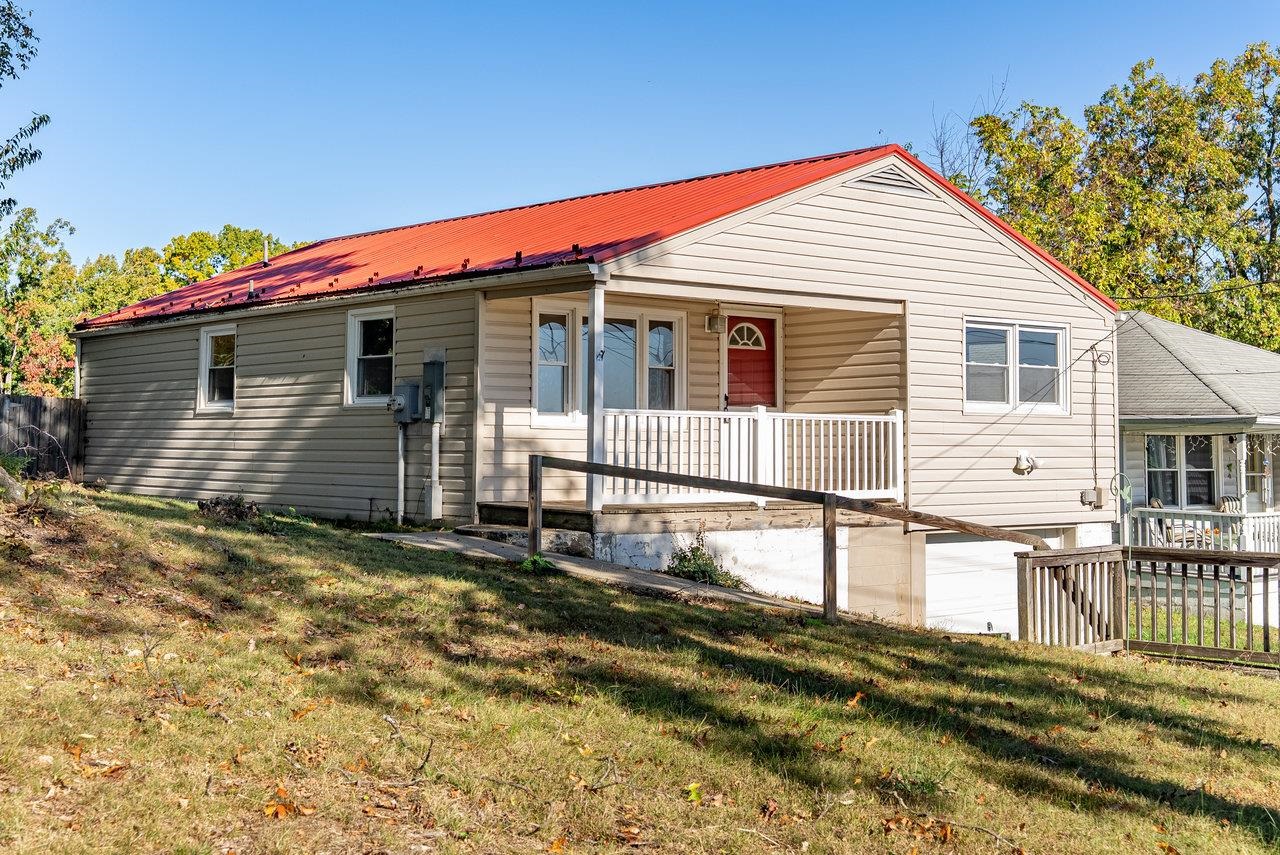418 G Street Staunton, VA 24401 - Photo 24 of 31 a front view of a house with a yard