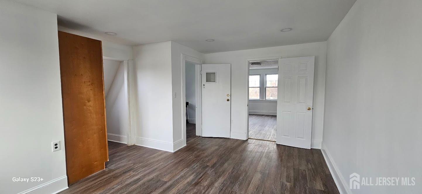 212 3rd Street Newark, NJ 07107 - Photo 3 of 29