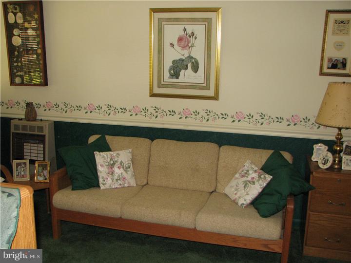 9327 Treaty Road Philadelphia, PA 19114 - Photo 3 of 9 Den