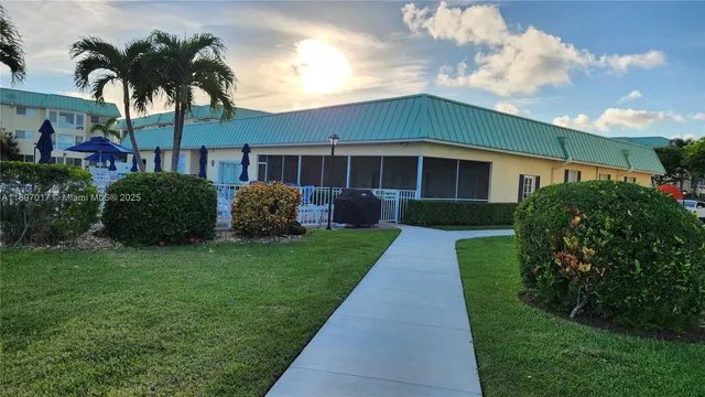 $204,900 | 35 Colonial Club Drive, Unit 203, Boynton Beach, FL 33435