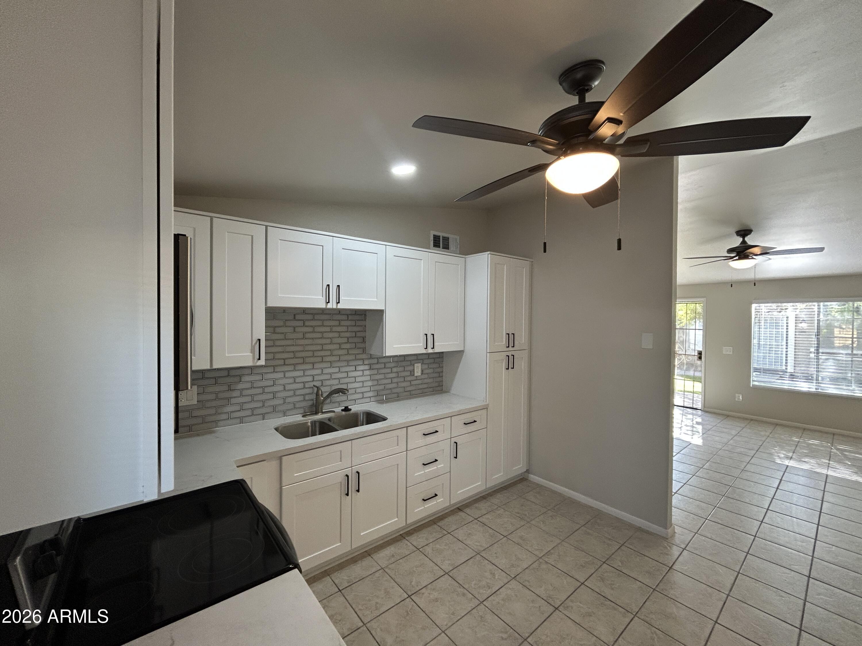 6711 West Osborn Road, Unit 22 Phoenix, AZ 85033 - Photo 3 of 13 IMG_5224