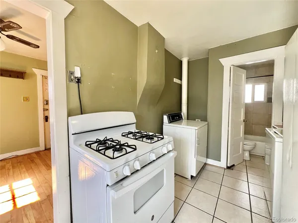 $2,295 | 4166 South Lincoln Street, Englewood, CO 80113