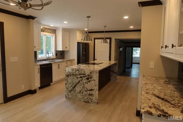 $750,000 | 36 Park Ridge Drive, Mount Vernon, IN 47620