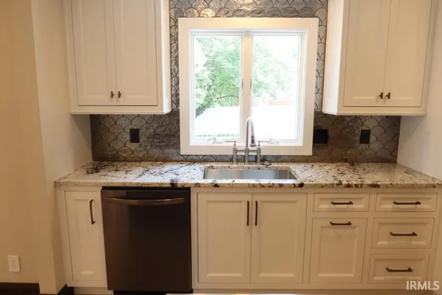 $750,000 | 36 Park Ridge Drive, Mount Vernon, IN 47620