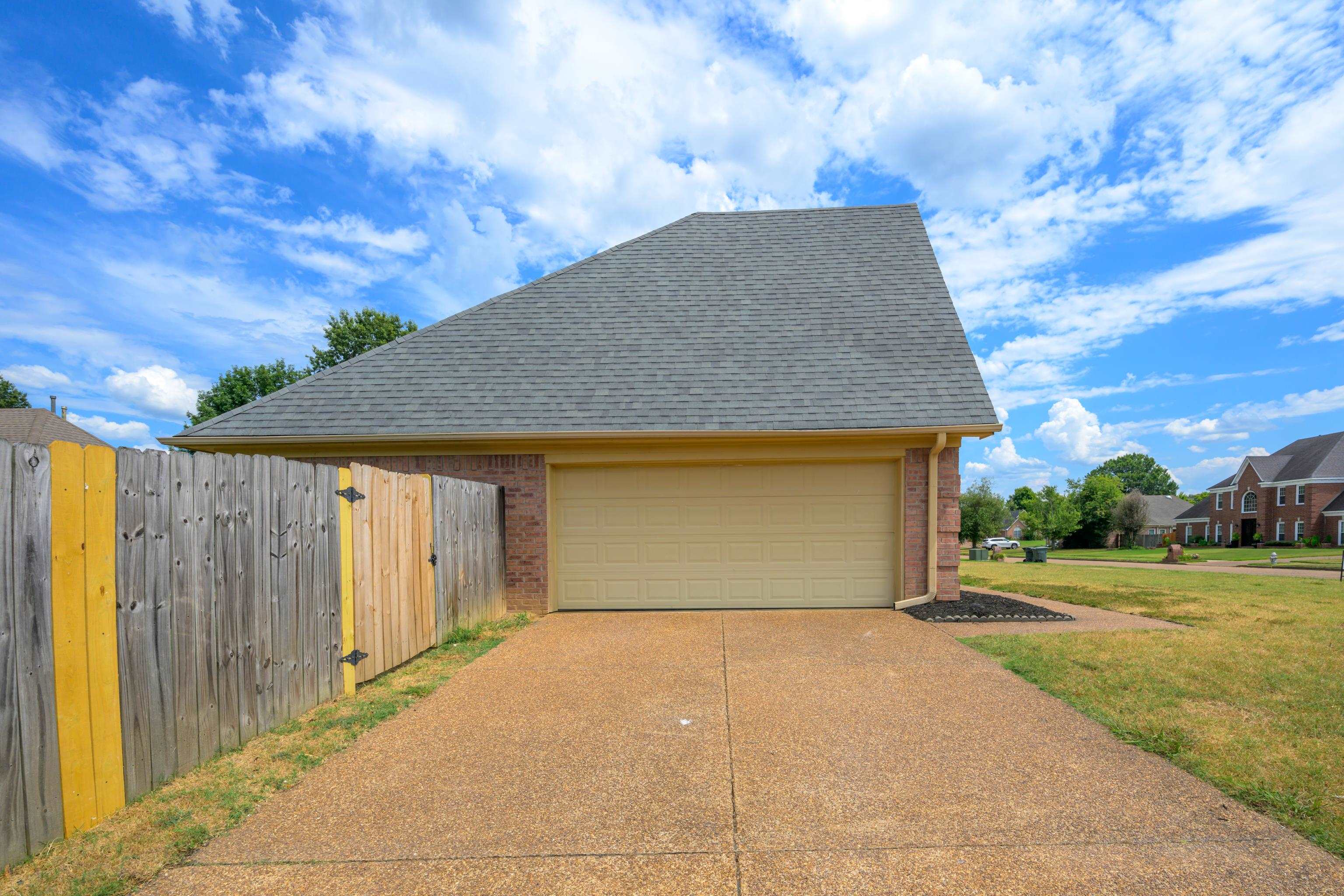 8016 Cale Falls Lane Bartlett, TN 38002 - Photo 29 of 37 a front view of house with yard
