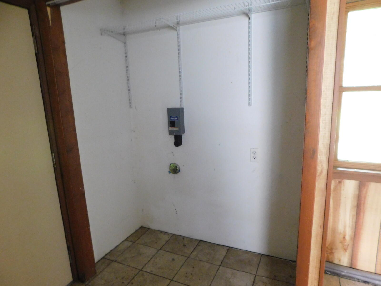 4004 Riverside Road Benton Harbor, MI 49022 - Photo 13 of 20 DSCN1909