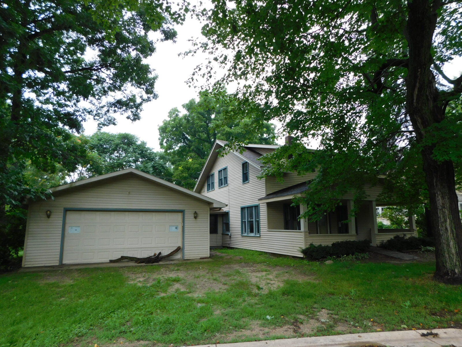 4004 Riverside Road Benton Harbor, MI 49022 - Photo 3 of 20 DSCN1925