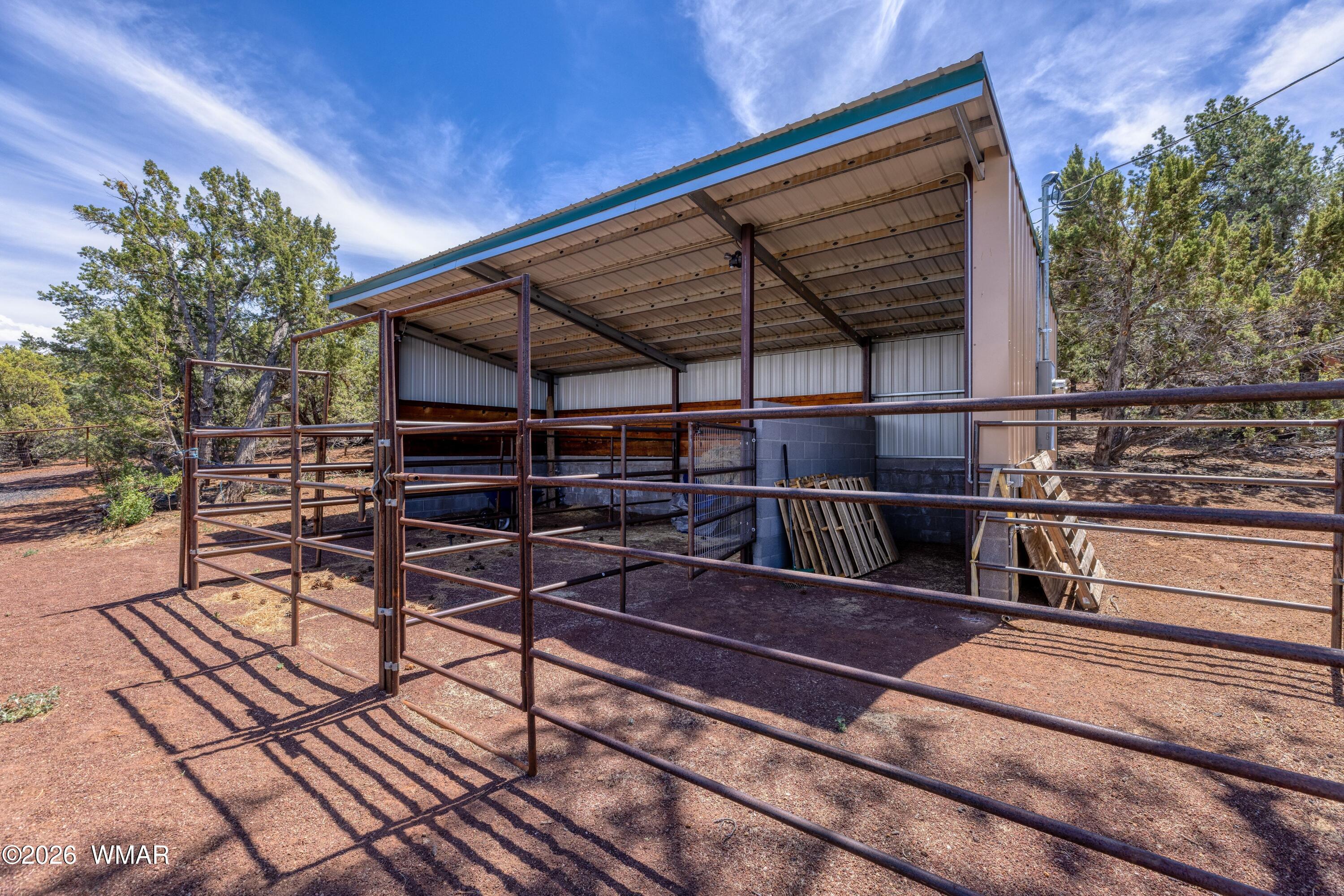 618 Vernon County Road Show Low, AZ 85901 - Photo 25 of 28 025_photo25_618_acr_3144_rd_sl_az_85901_
