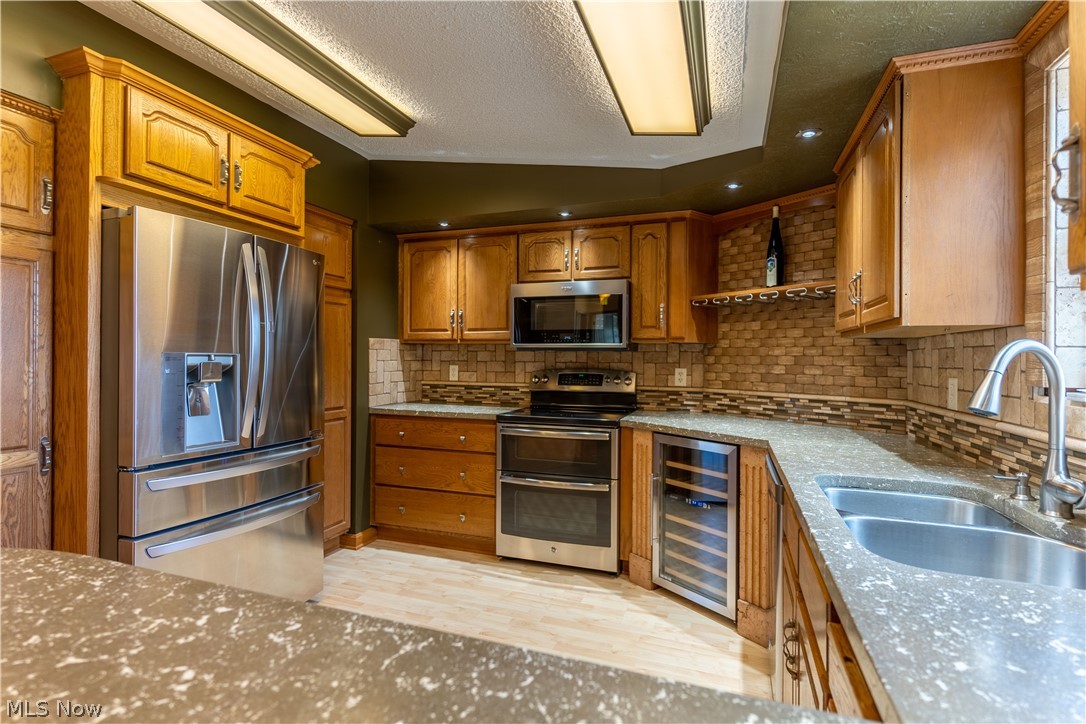 6795 Alliance Road Northwest Malvern, OH 44644 - Photo 8 of 35 Kitchen with appliances