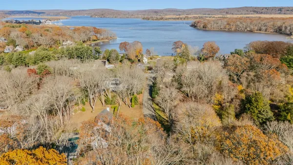 $1,850,000 | 9 Essex Hills Drive, Essex, CT 06426