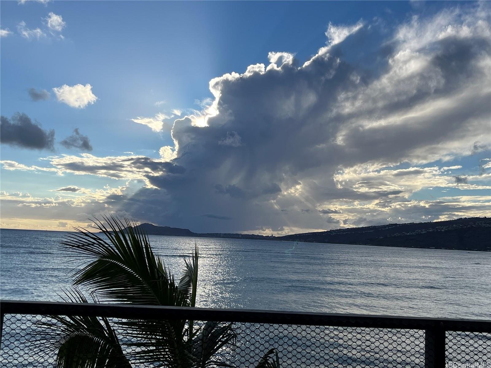 469 Portlock Road, Unit A Honolulu, HI 96825 - Photo 22 of 25 a view of a balcony