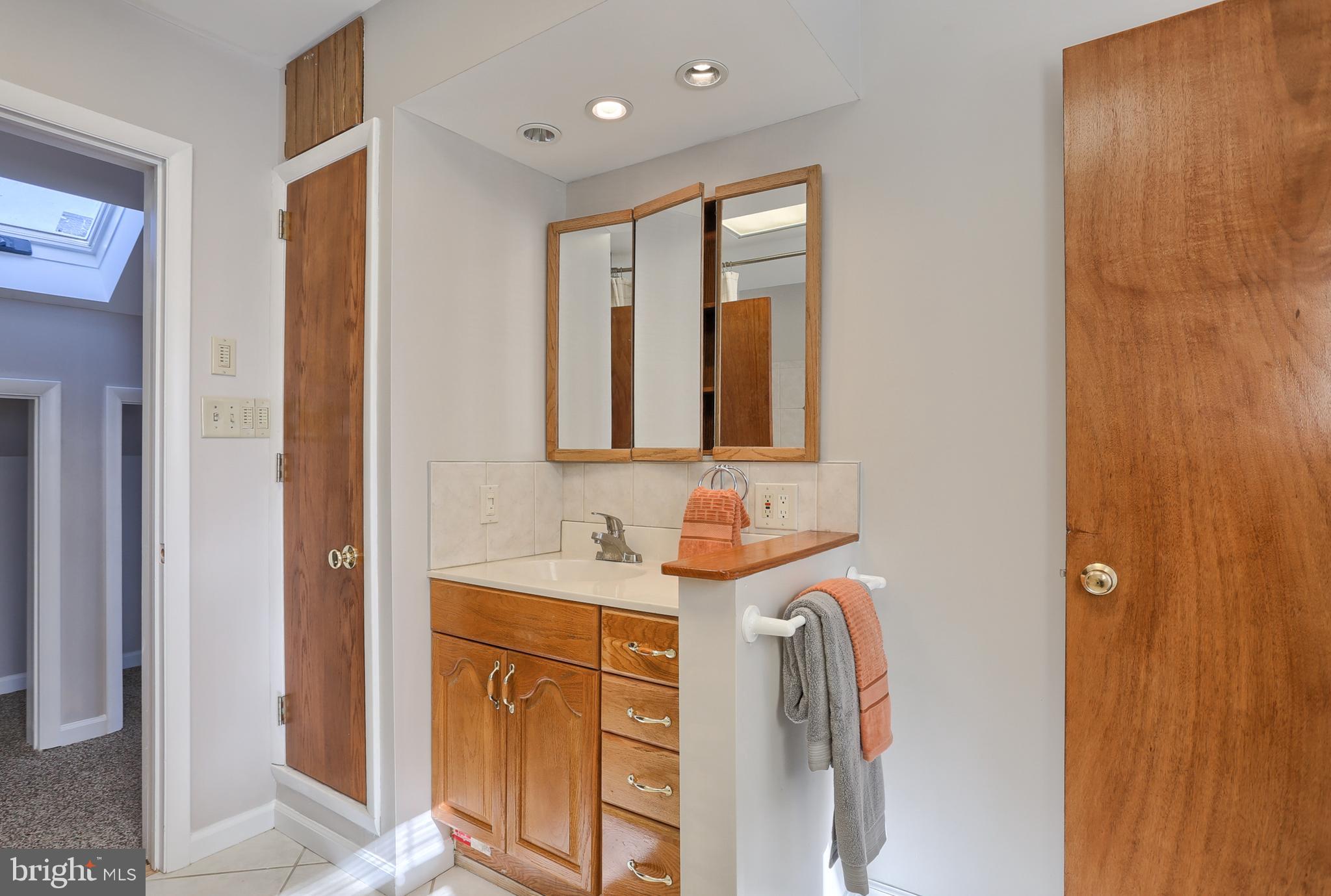 8161 Chambers Hill Road Harrisburg, PA 17111 - Photo 24 of 46 Gallery Image 24