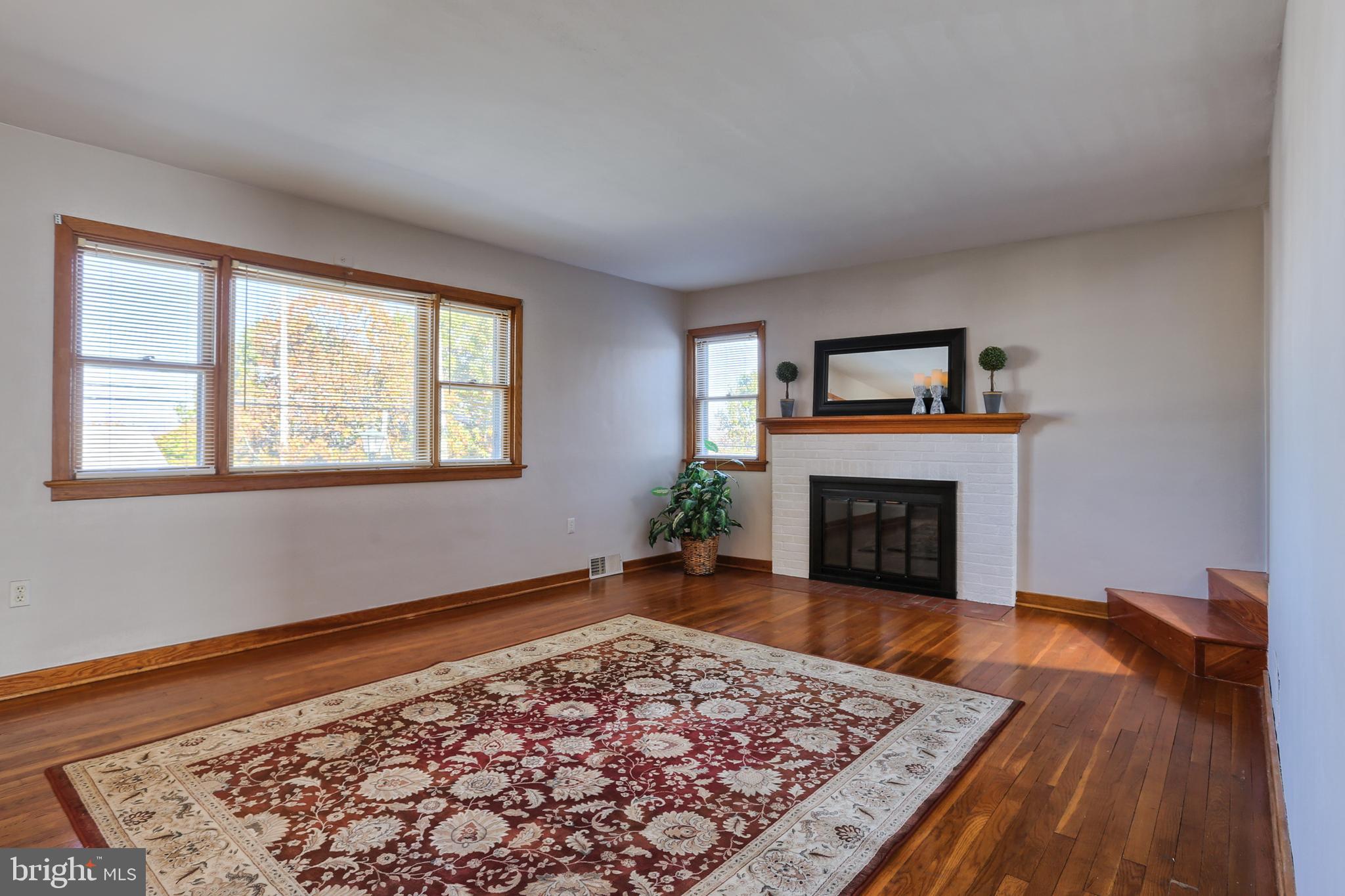 8161 Chambers Hill Road Harrisburg, PA 17111 - Photo 4 of 46 Gallery Image 4