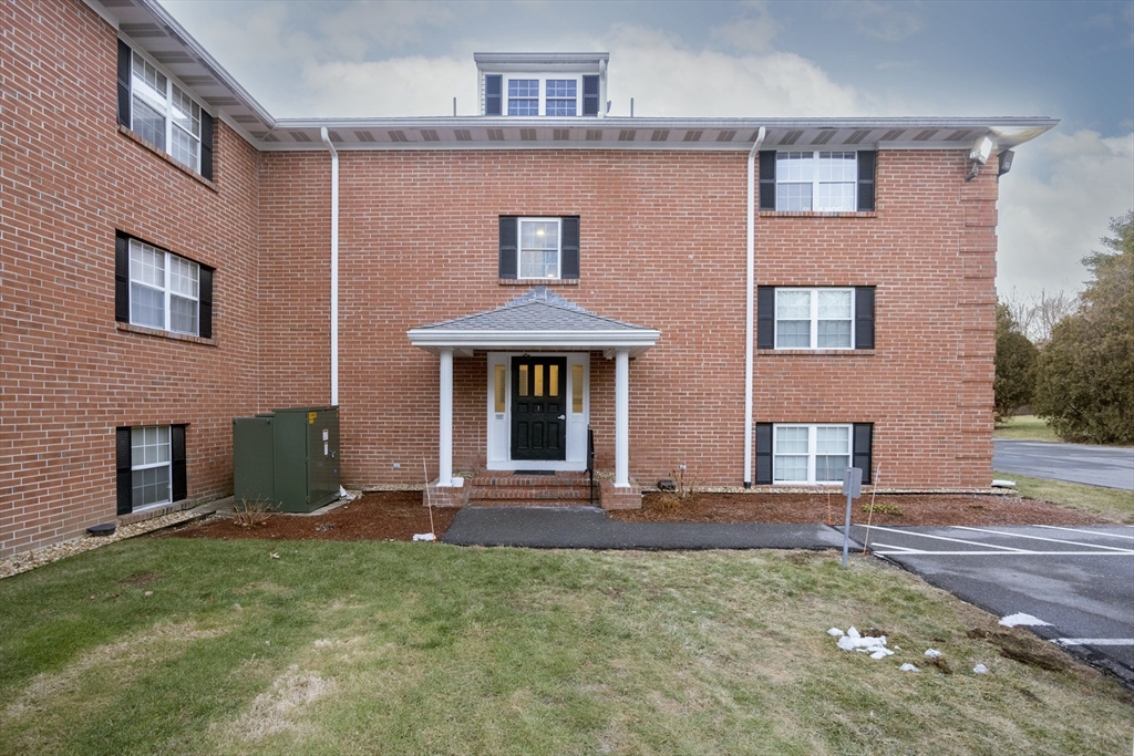 11 Leonard Road, Unit 11 Boxborough, MA 01719 - Photo 1 of 20