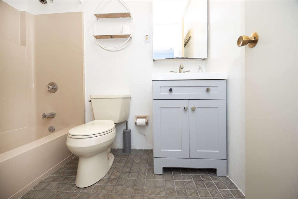 11 Leonard Road, Unit 11 Boxborough, MA 01719 - Photo 10 of 20