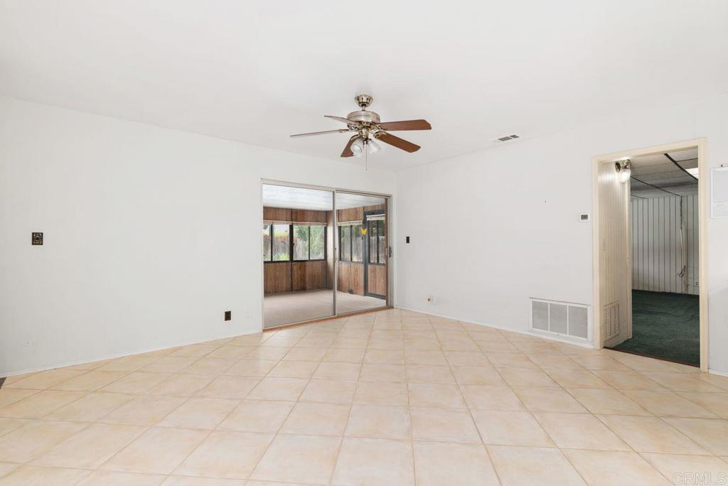 321 Chestnut Lane Escondido, CA 92025 - Photo 12 of 36