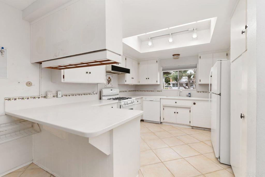 321 Chestnut Lane Escondido, CA 92025 - Photo 15 of 36