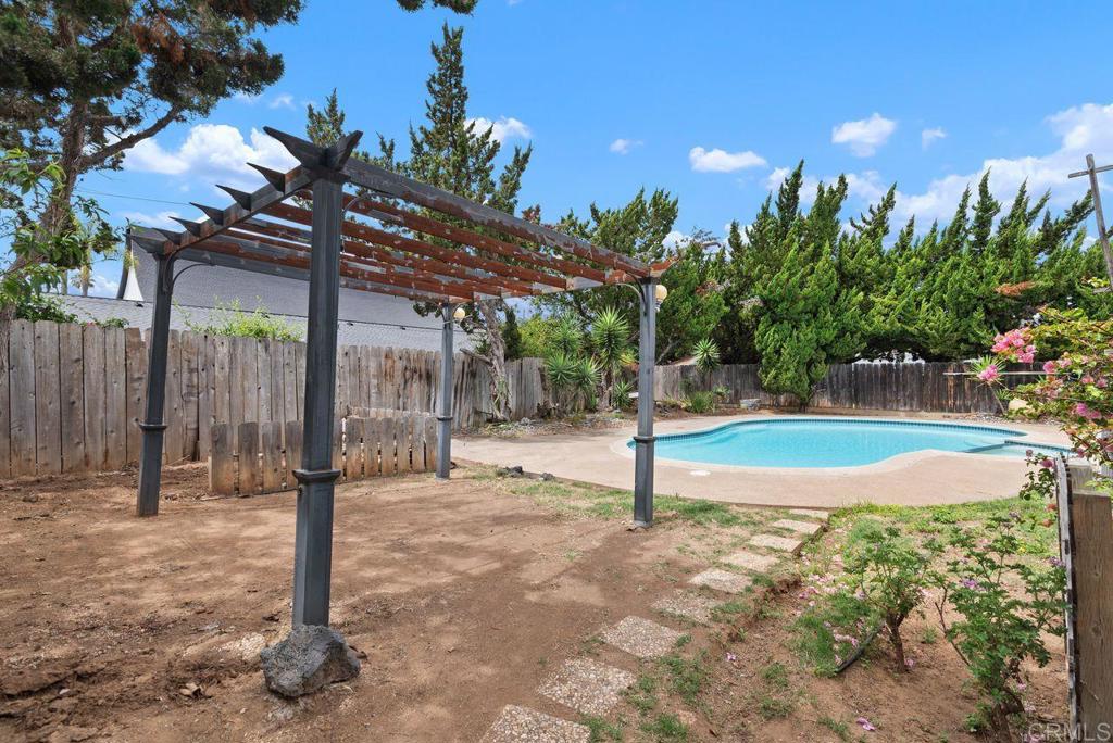 321 Chestnut Lane Escondido, CA 92025 - Photo 33 of 36