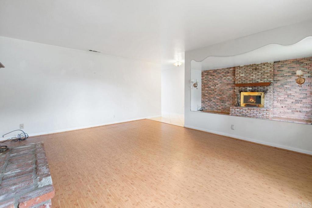 321 Chestnut Lane Escondido, CA 92025 - Photo 9 of 36