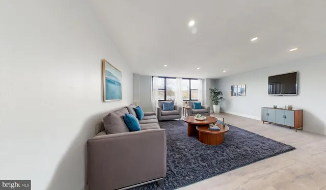 $339,900 | 4600 Duke Street, Unit 431, Alexandria, VA 22304