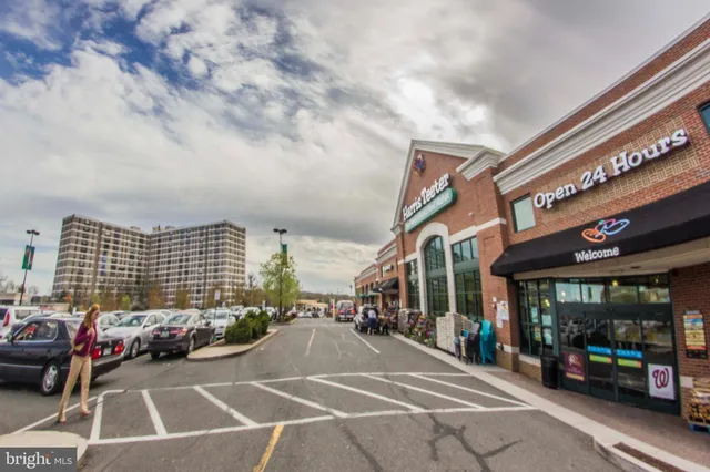 $339,900 | 4600 Duke Street, Unit 431, Alexandria, VA 22304