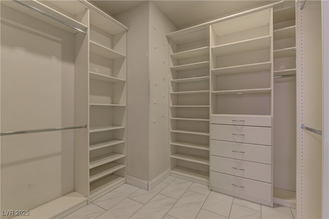 972 Rue Grand Paradis Lane Henderson, NV 89011 - Photo 18 of 32 View of walk in closet