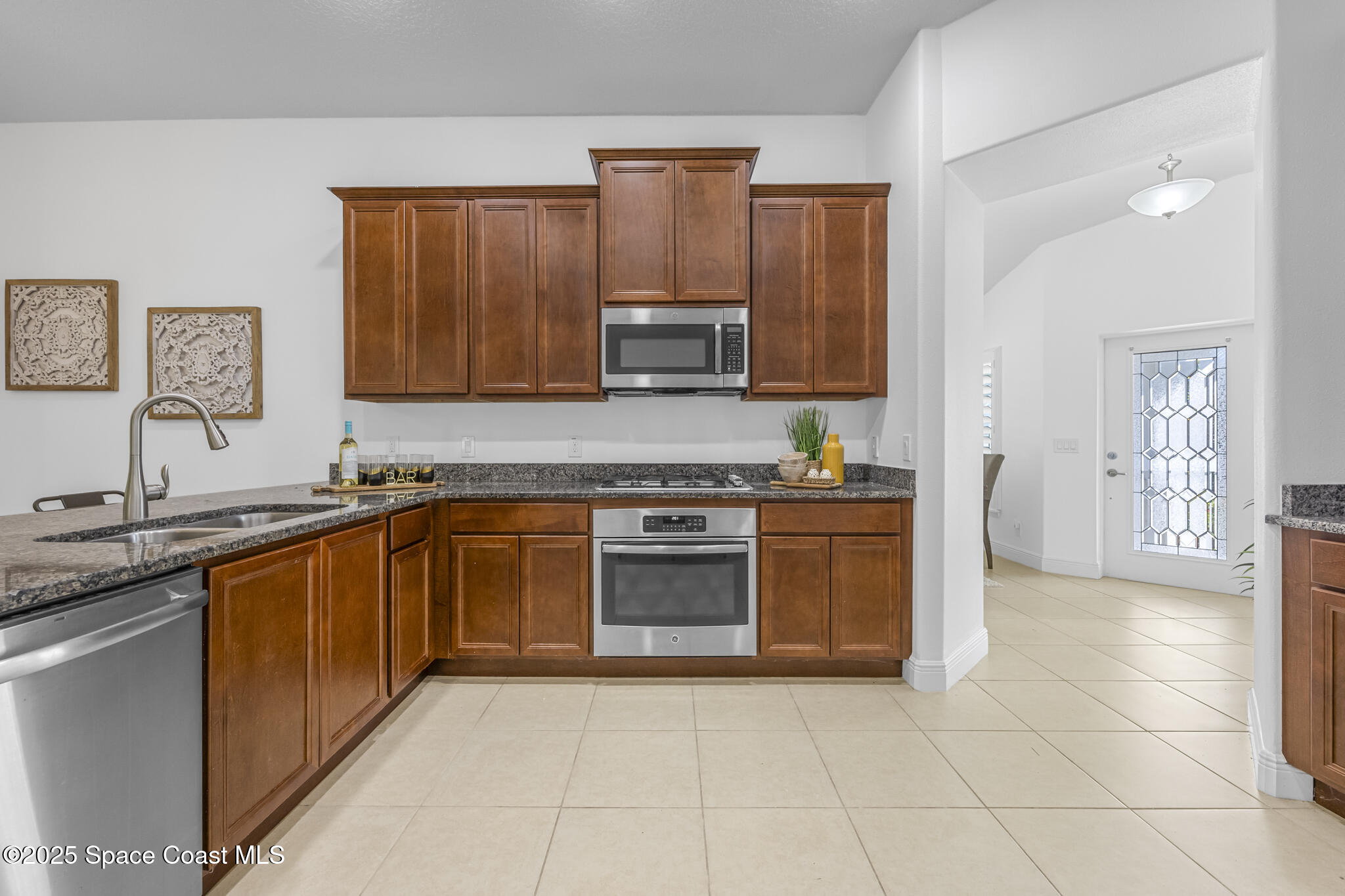 4282 Ruthann Circle Melbourne, FL 32934 - Photo 8 of 31 Kitchen