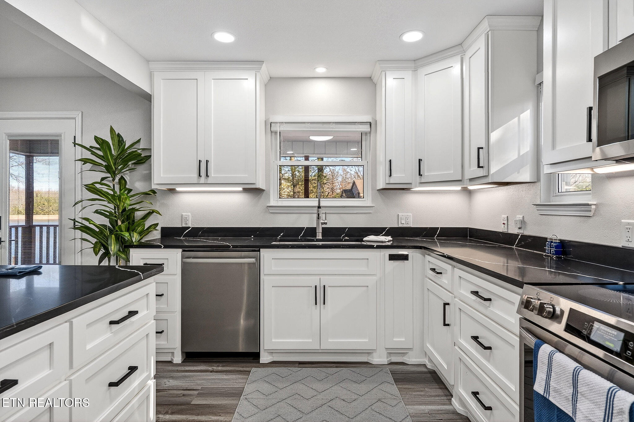 16 Pomeroy Court Crossville, TN 38558 - Photo 14 of 60 033_DSC01954