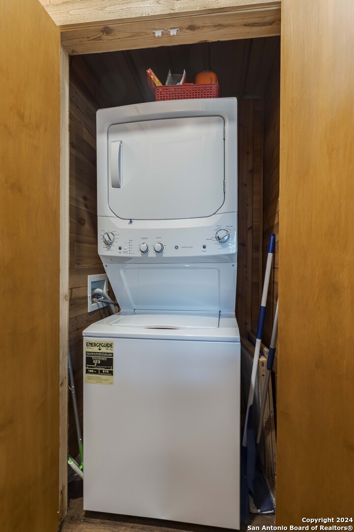 106 Homilius Road Comfort, TX 78013 - Photo 24 of 45 a utility room with dryer and washer