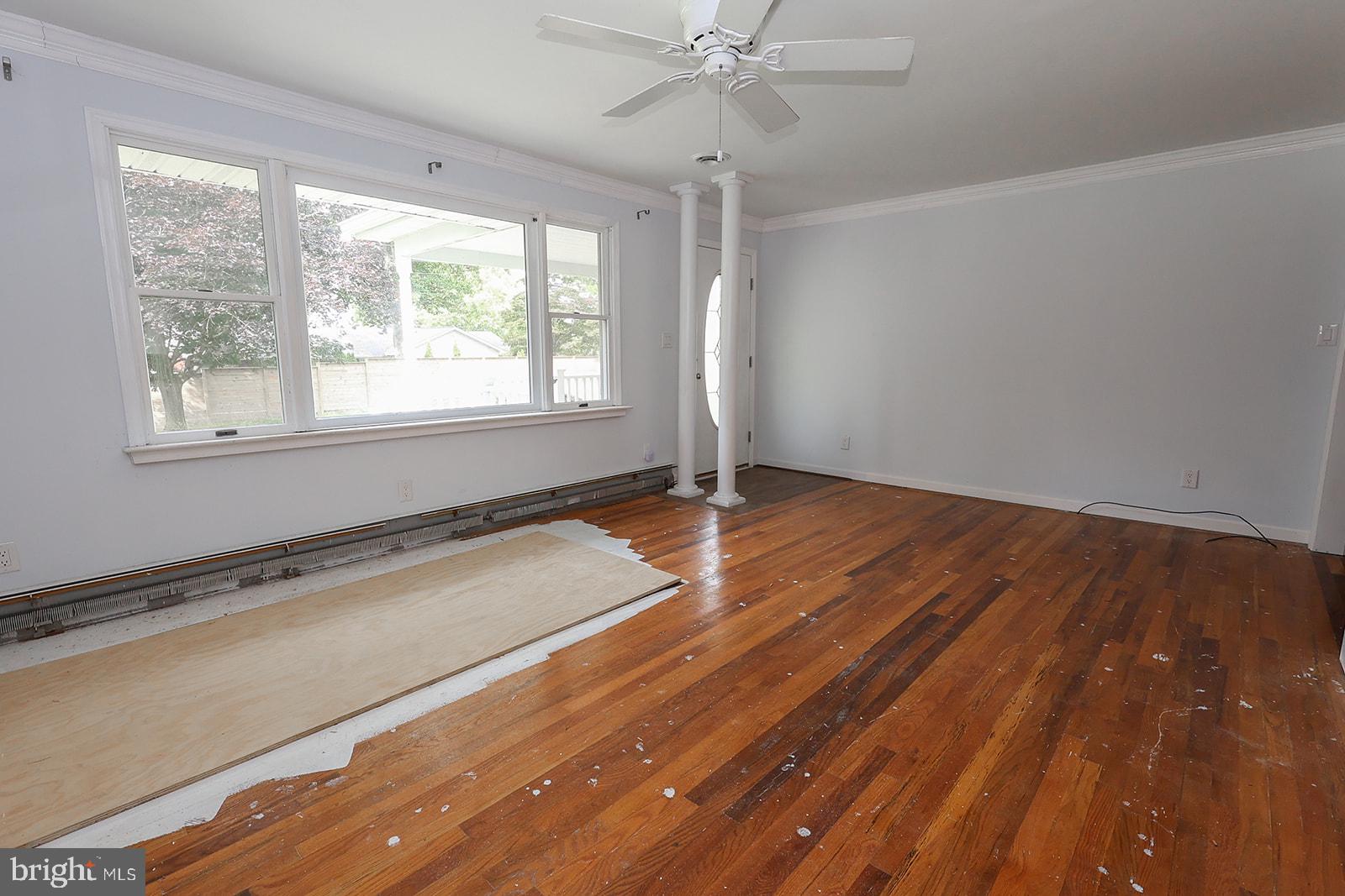 48146 Mallard View Lane St. Inigoes, MD 20684 - Photo 10 of 46 Bright and airy space awaits transformation.