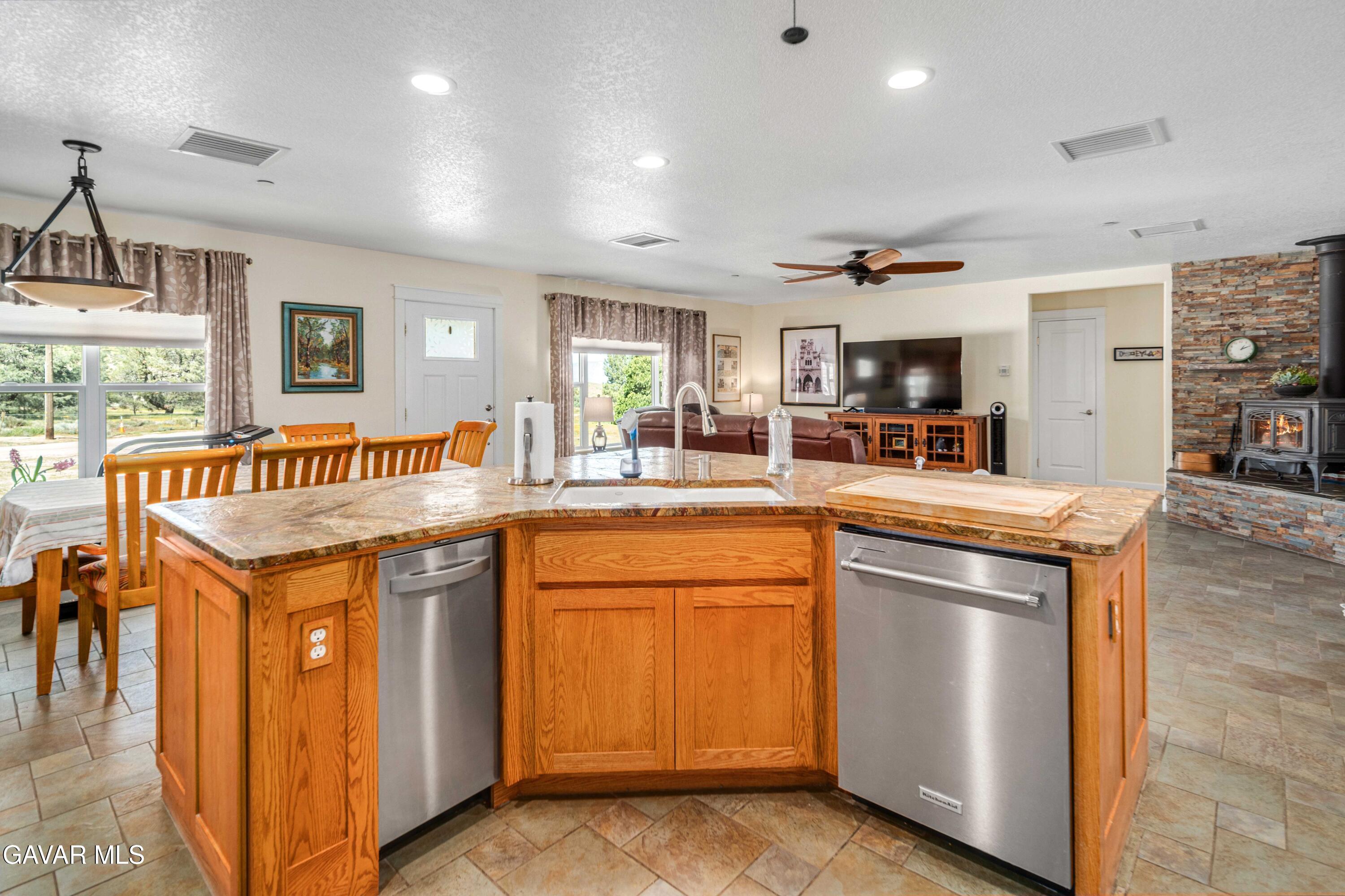 46472 Kings Canyon Road Lancaster, CA 93536 - Photo 11 of 46 Kitchen Island