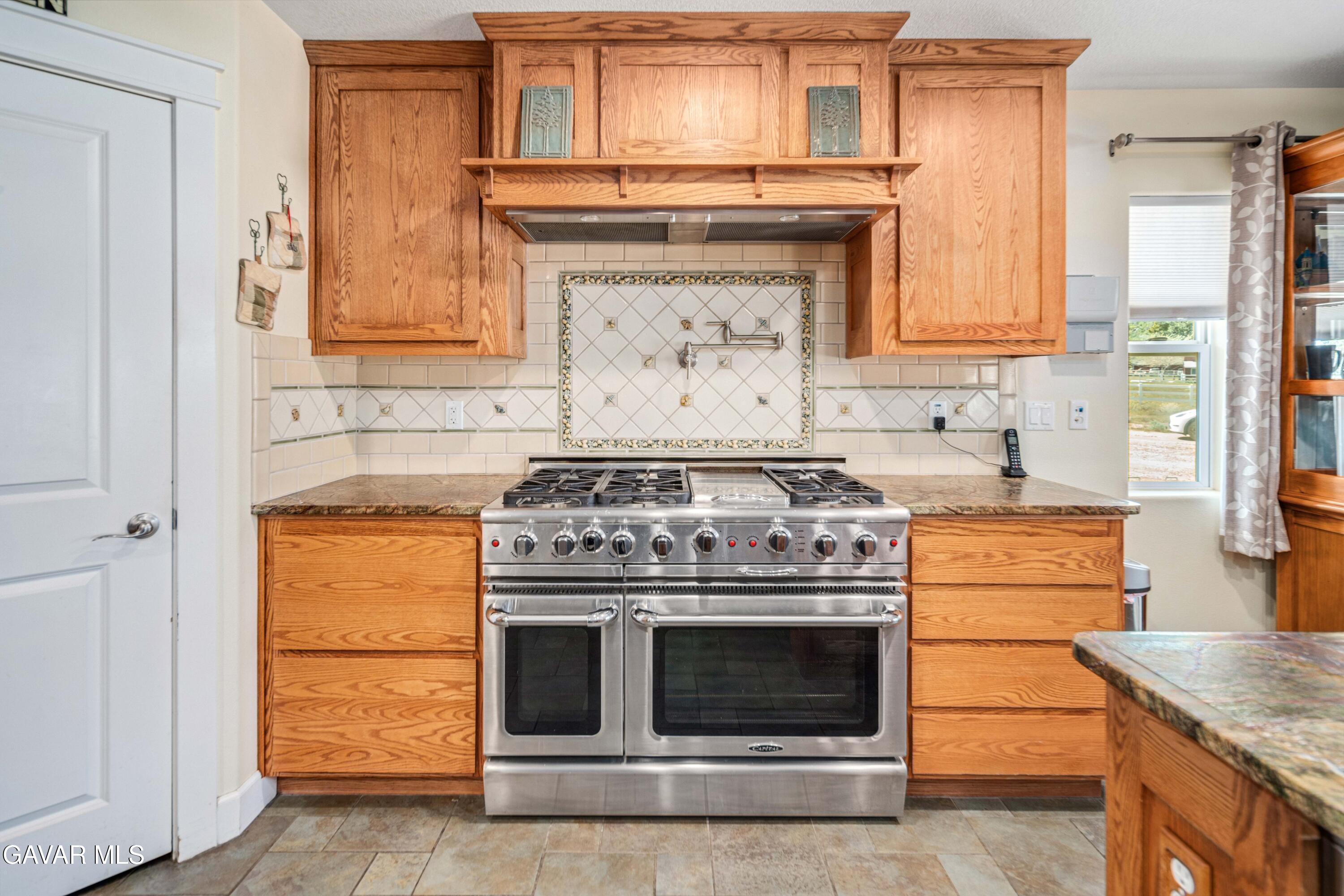 46472 Kings Canyon Road Lancaster, CA 93536 - Photo 12 of 46 Kitchen Stove