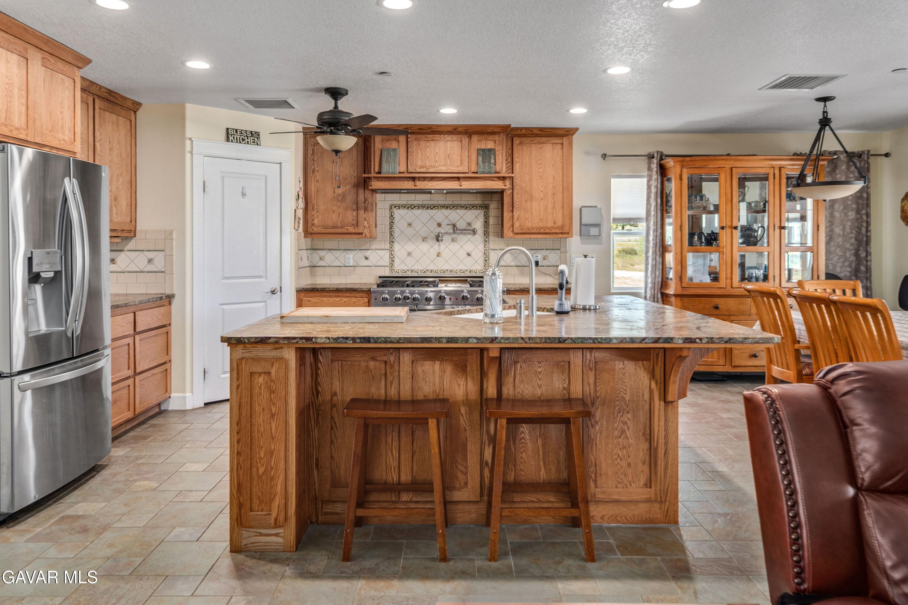 46472 Kings Canyon Road Lancaster, CA 93536 - Photo 9 of 46 Kitchen