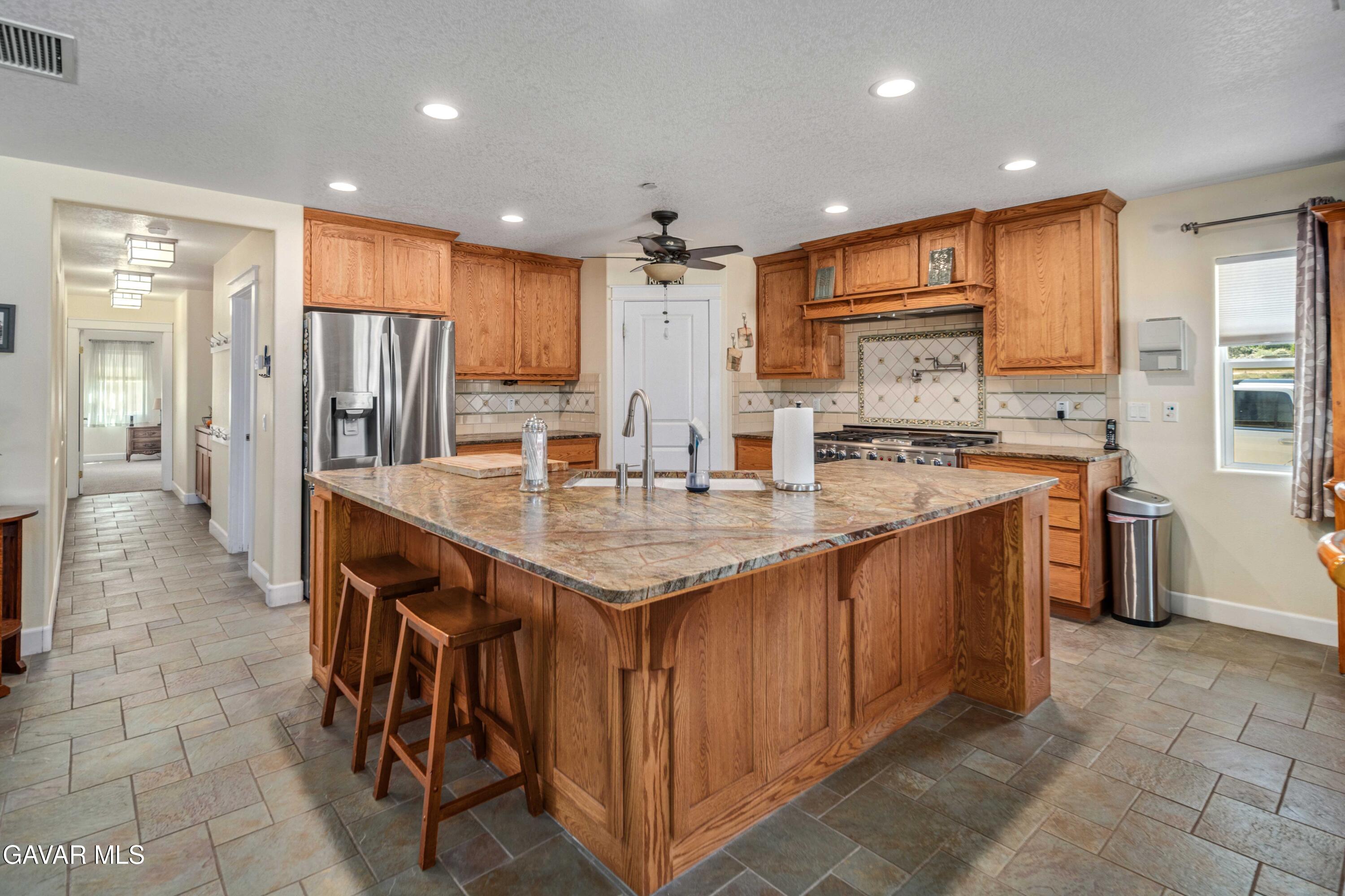46472 Kings Canyon Road Lancaster, CA 93536 - Photo 10 of 46 Kitchen
