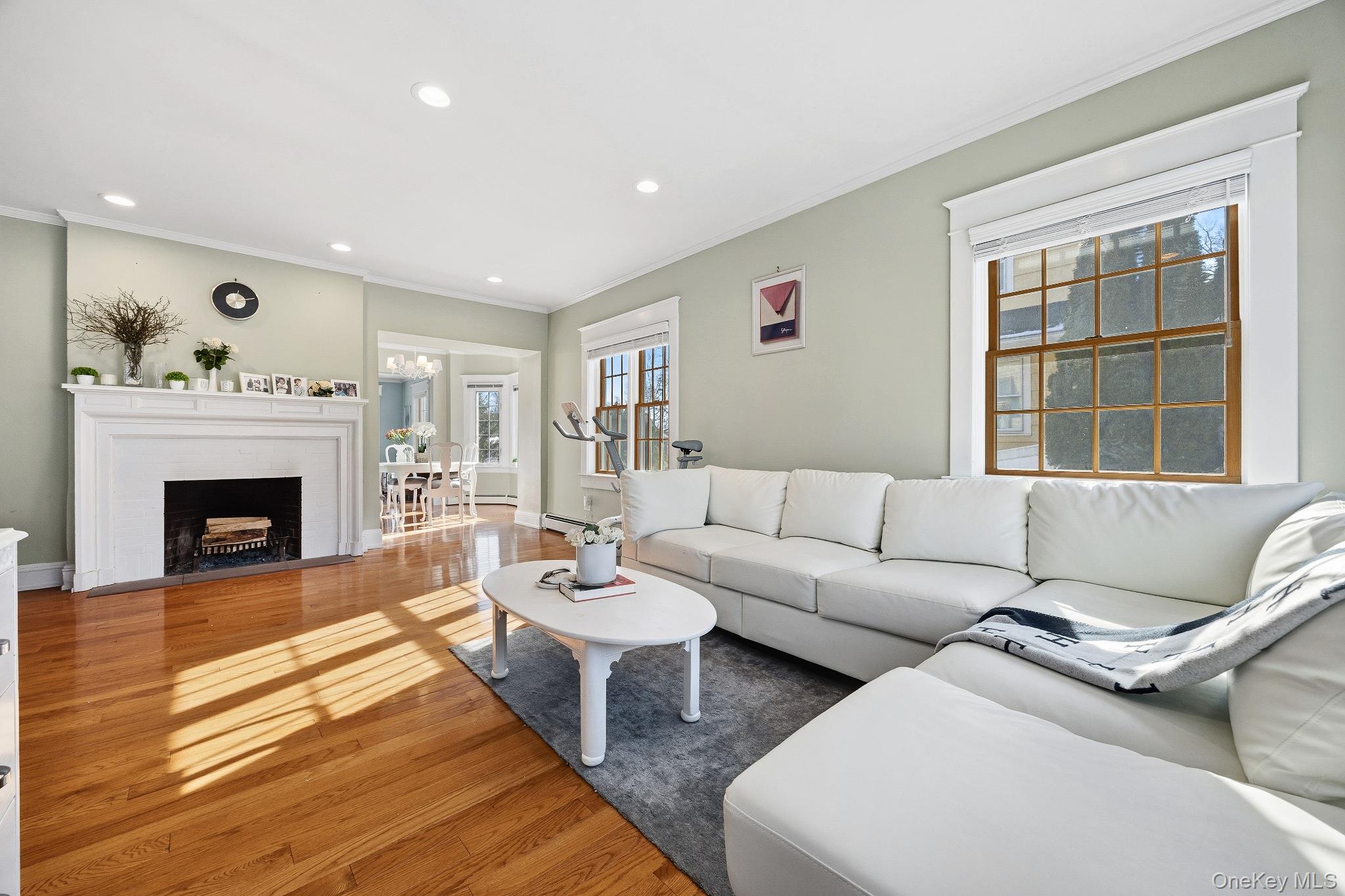 148 Madison Road Scarsdale, NY 10583 - Photo 2 of 24