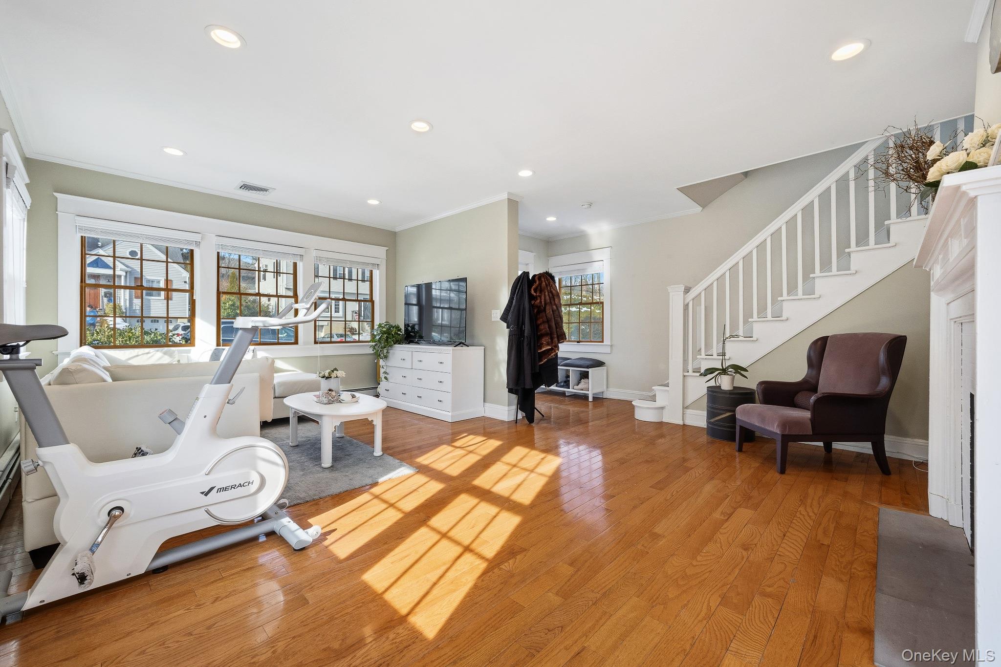 148 Madison Road Scarsdale, NY 10583 - Photo 4 of 24