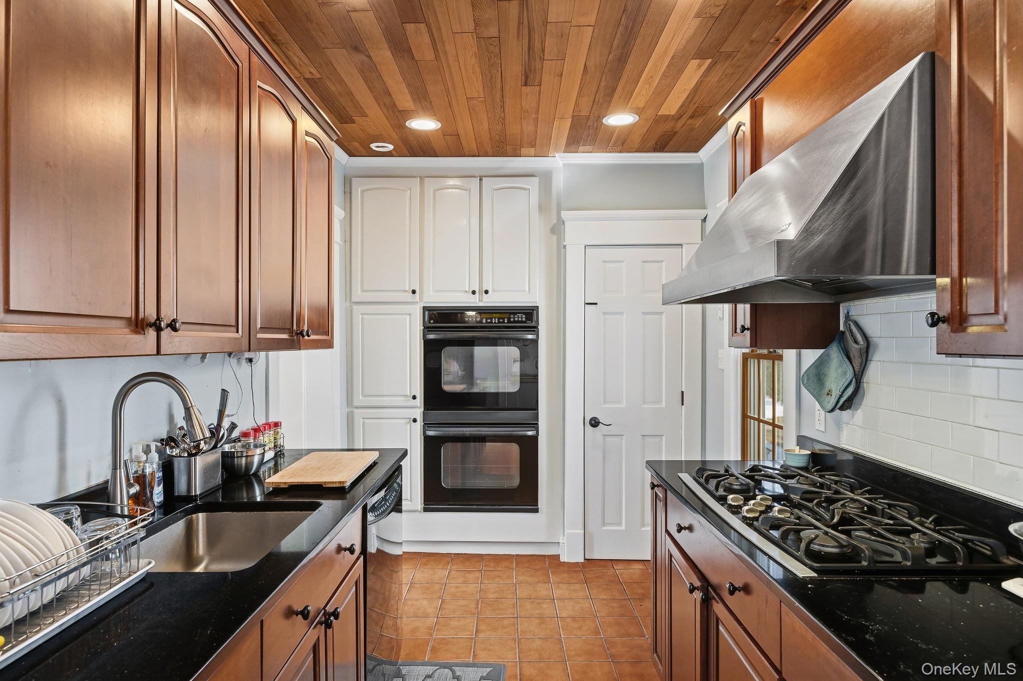 148 Madison Road Scarsdale, NY 10583 - Photo 8 of 24