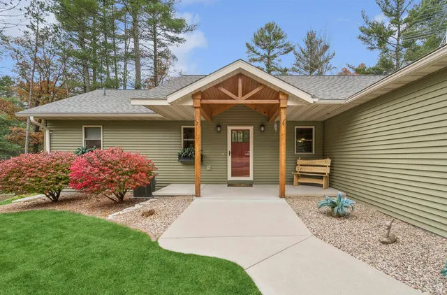 $775,000 | W2330 Otter Ponds Court, Keshena, WI 54135