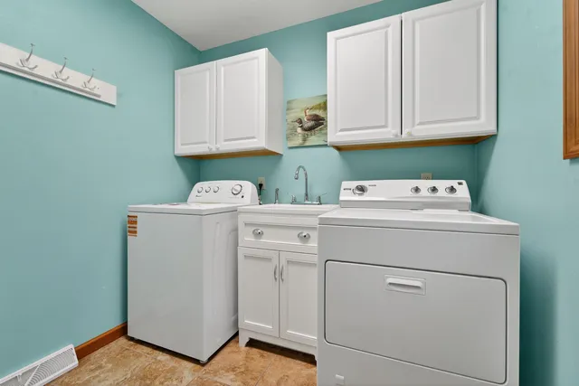 $775,000 | W2330 Otter Ponds Court, Keshena, WI 54135