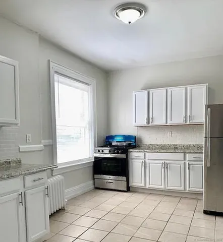 $1,575 | 1589 Fairfield Avenue, Unit F6, Bridgeport, CT 06605